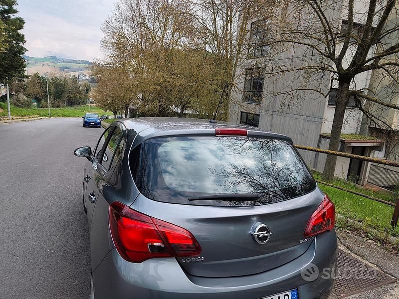 Usata Opel Corsa 90 CV (66 kW) 2018 Grigio Utilitaria