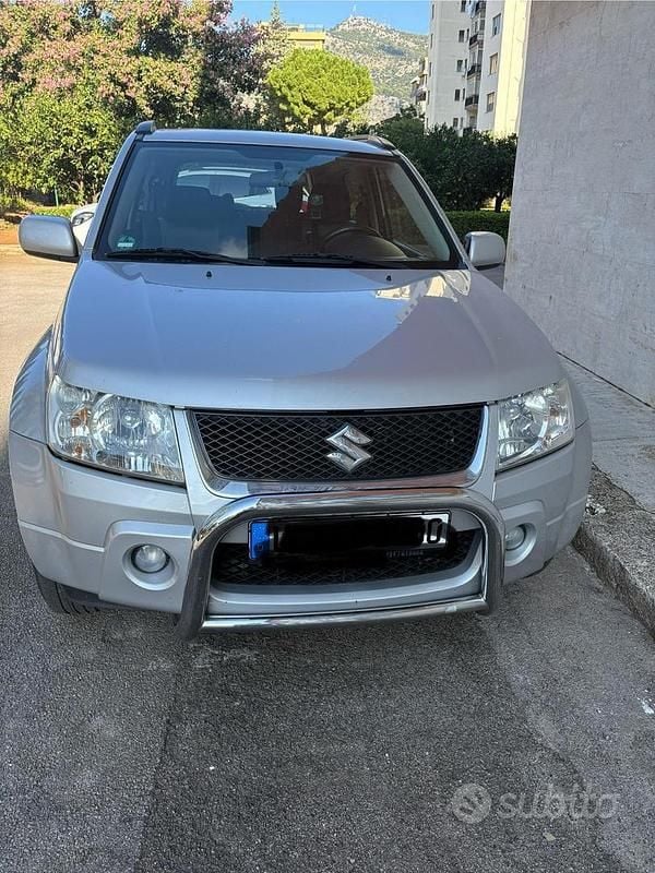 Grigio Usata 2005 Suzuki Vitara SUV | 5600 € (Ottimo prezzo) - Immagine 1/4