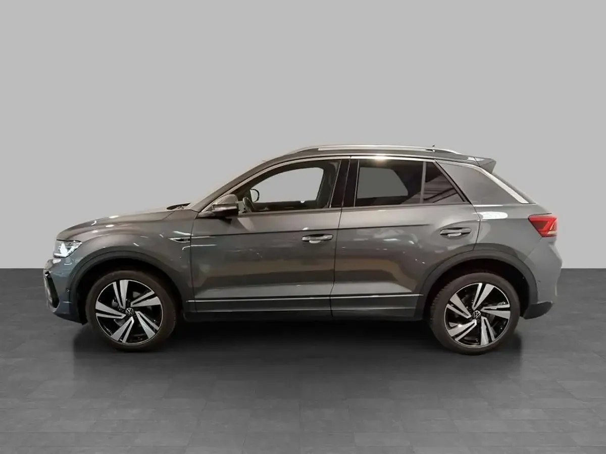 Usata VW T-Roc R-line 150 CV (110 kW) 2024 Indium grey metallizzato SUV