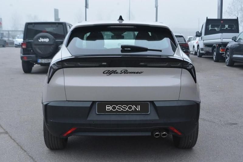 Usata Alfa Romeo Junior 136 CV (100 kW) 2025 Bianco SUV