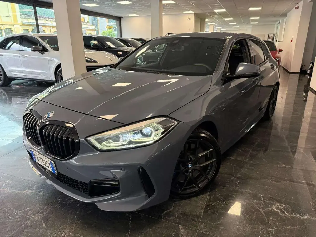 Usata BMW 116 M Sport 116 CV (85 kW) 2020 Grigio scuro Utilitaria