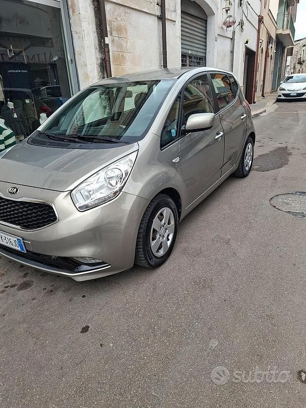Usata Kia Venga 90 CV (66 kW) 2017 Grigio Utilitaria