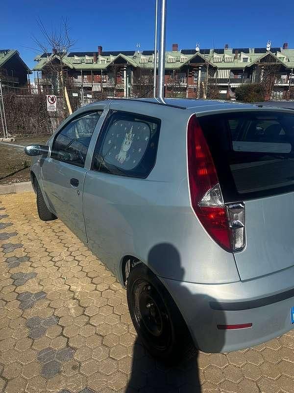 Usata Fiat Punto Active 60 CV (44 kW) 2004 Utilitaria