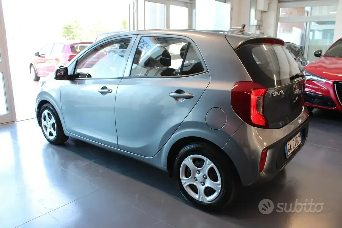 Usata Kia Picanto Urban 67 CV (49 kW) 2022 Grigio Utilitaria