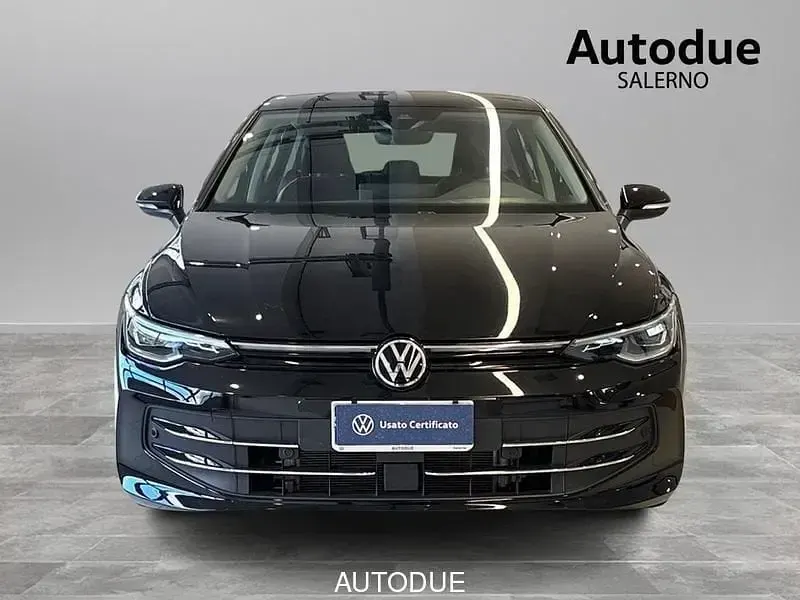 Usata VW Golf VIII Style 150 CV (110 kW) 2025 Grenadill black metallizzato Berlina