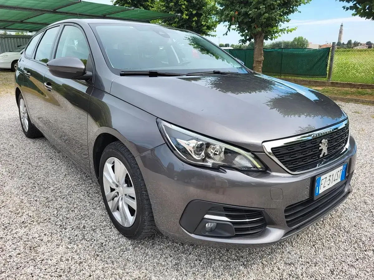 Usata Peugeot 308 Business-Line 131 CV (96 kW) 2019 Grigio Station wagon