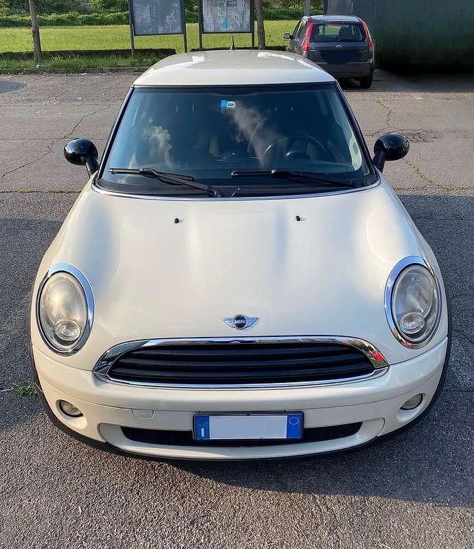 Begagnad Mini ONE 75 HK (55 kW) 2010 Vit Halvkombi