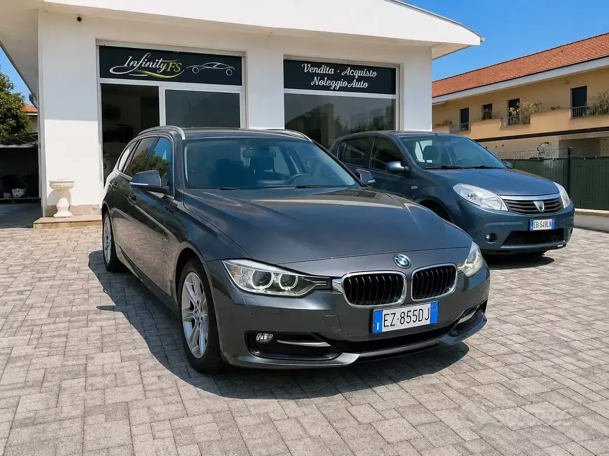 Usata BMW 318 Sport Line 143 CV (105 kW) 2015 Grigio Station wagon