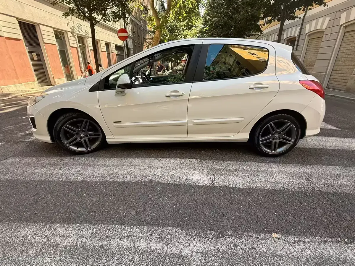 Usata Peugeot 308 112 CV (82 kW) 2012 Bianco Berlina