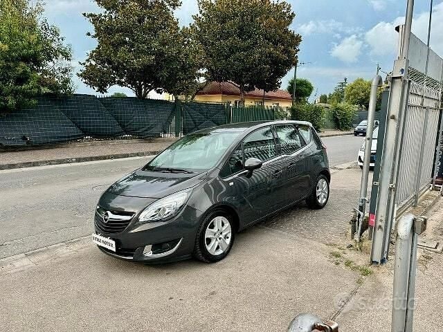 Grigio Usata 2017 Opel Meriva Cosmo Monovolume | 4700 € (Super prezzo) - Immagine 1/4