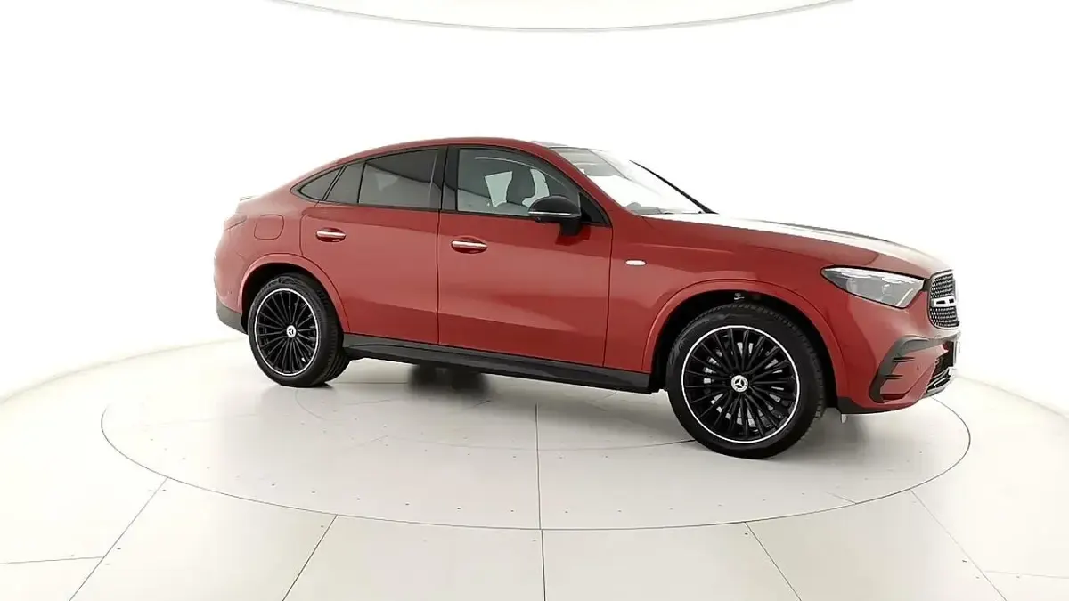 Usata Mercedes GLC300e AMG Line Premium Plus 197 CV (144 kW) 2025 Rosso patagonia metallizzato designo SUV