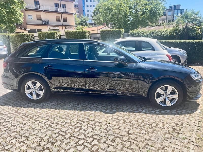 Usata Audi A4 Business 122 CV (89 kW) 2019 Nero Station wagon