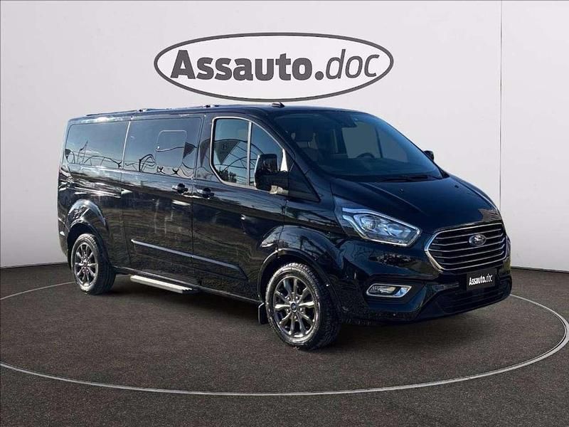 Nero metallizzato Usata 2023 Ford Tourneo Custom Titanium Furgone | 38.700 € (Buon prezzo) - Immagine 1/4