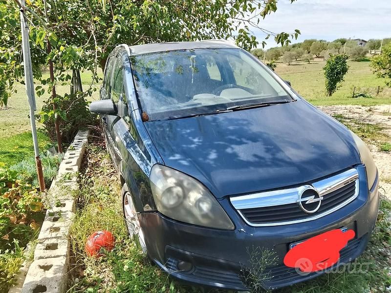 Usata Opel Zafira 150 CV (110 kW) 2006 Blu Monovolume