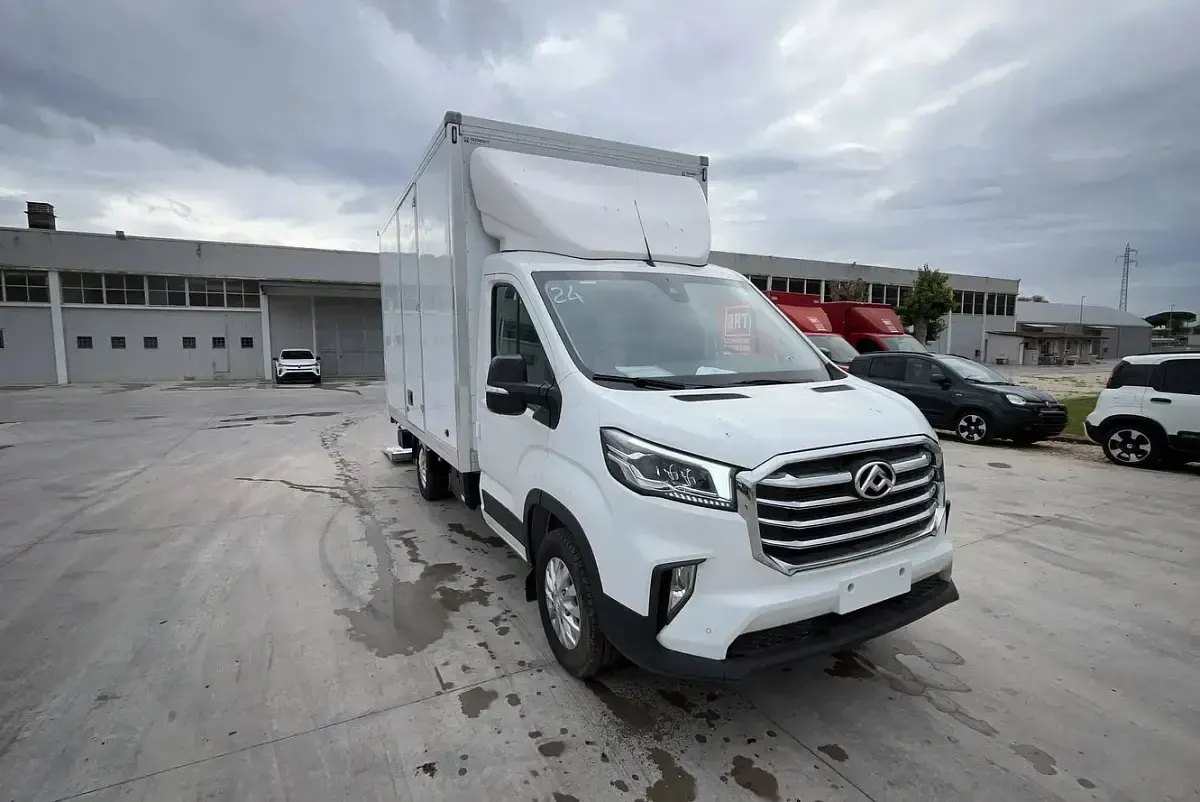 Nuova Maxus V90 150 CV (110 kW) 2025 Bianco Furgone