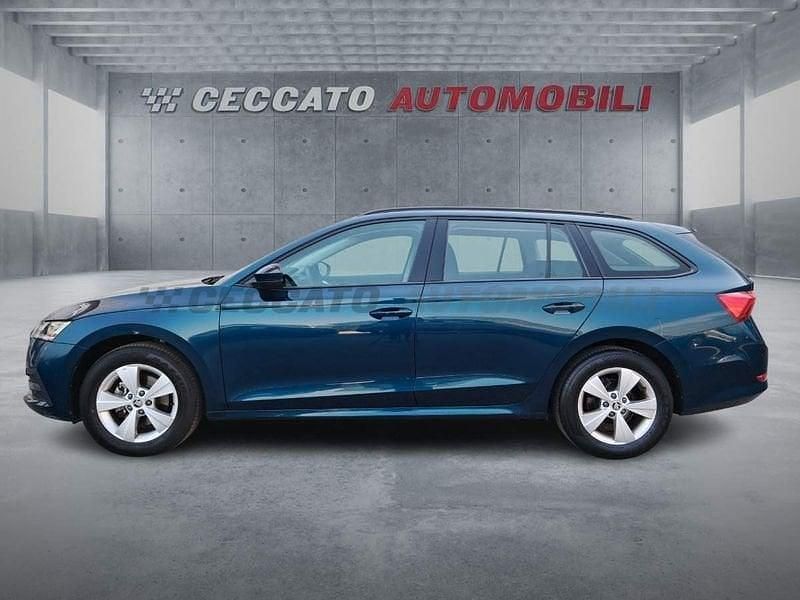 Usata Skoda Octavia Executive 116 CV (85 kW) 2023 Blu Station wagon