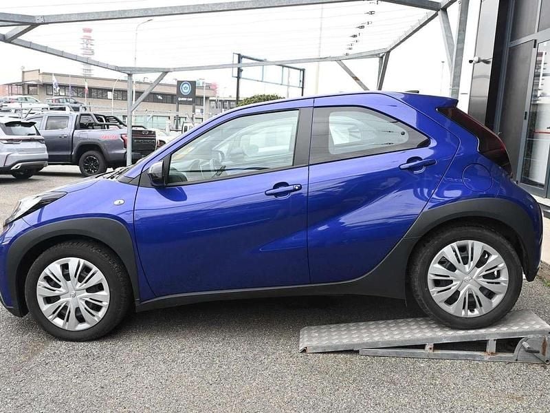 Usata Toyota Aygo X Active 72 CV (52 kW) 2025 Blu/azzurro SUV