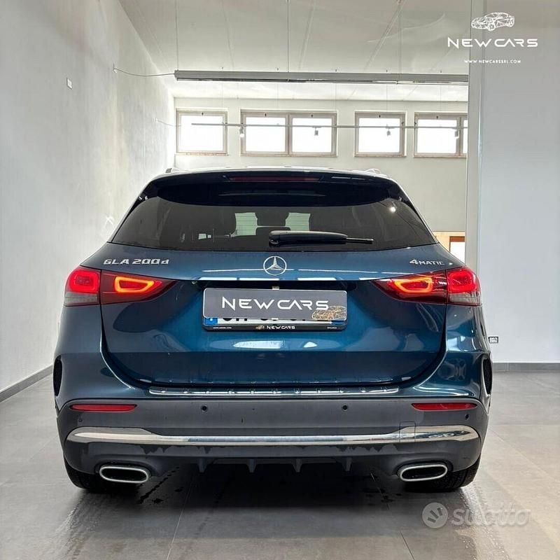 Usata Mercedes GLA200 Premium 150 CV (110 kW) 2022 Blu SUV