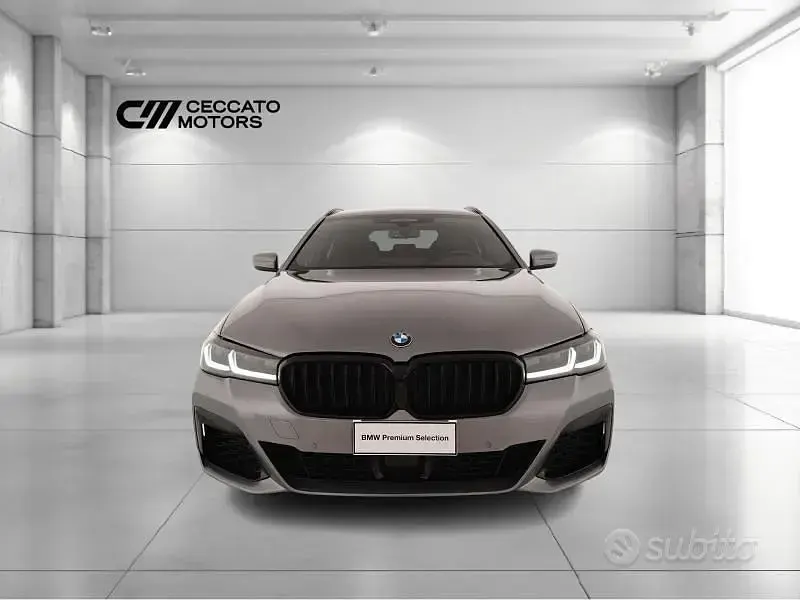 Usata BMW 520 M Sport 190 CV (139 kW) 2023 Grigio Station wagon