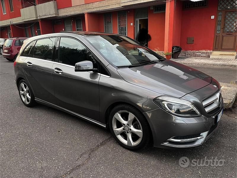 Usata 2013 Mercedes B200 Monovolume | 10.500 € - Immagine 1/4