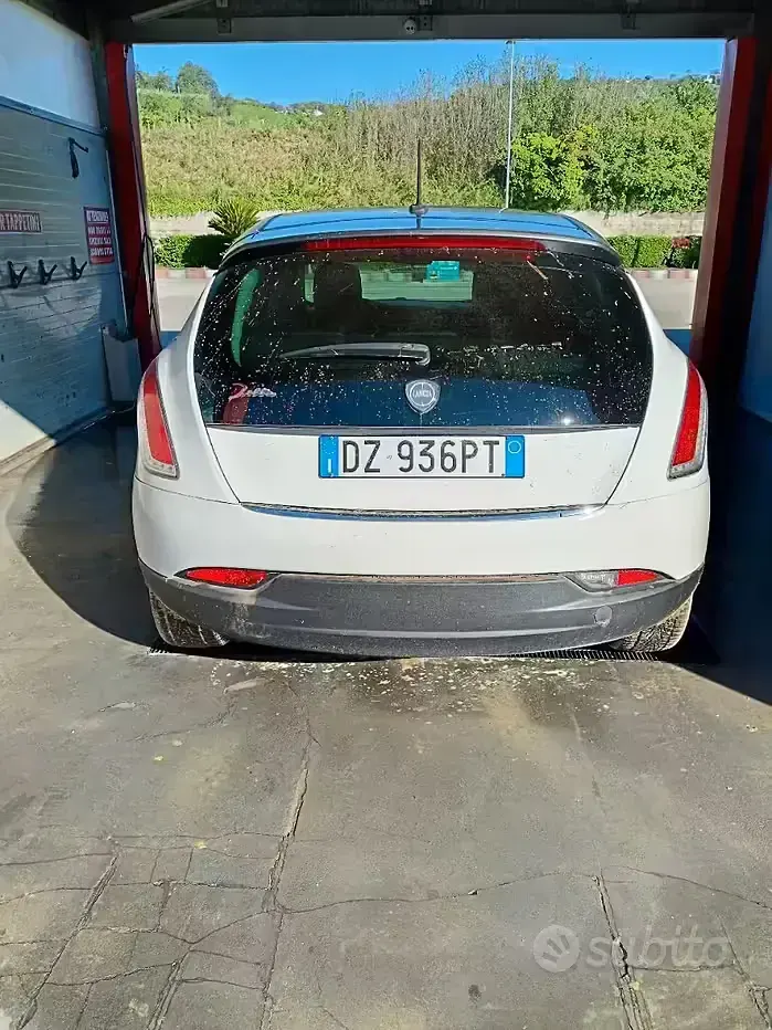 Usata Lancia Delta 120 CV (88 kW) 2010 Bianco Utilitaria