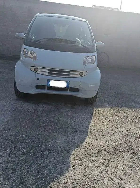 Usata Smart ForTwo Coupé 61 CV (44 kW) 2004 Bianco Coupé