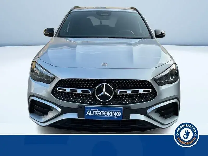 Käytetty Mercedes GLA180 AMG line 116 HP (85 kW) 2025 Hopea Katumaasturi