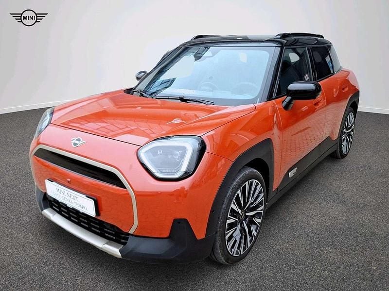Rosso Nuova 2025 Mini Aceman Favoured SUV | 33.099 € (Buon prezzo) - Immagine 1/4