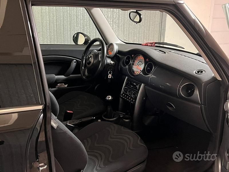 Usata Mini One D 75 CV (55 kW) 2004 Nero Utilitaria