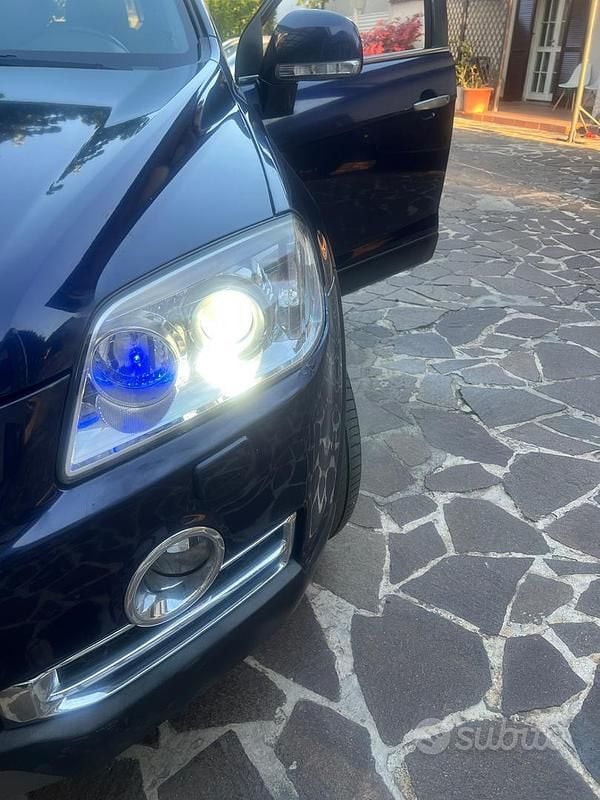 Usata Chevrolet Captiva 150 CV (110 kW) 2009 Blu SUV