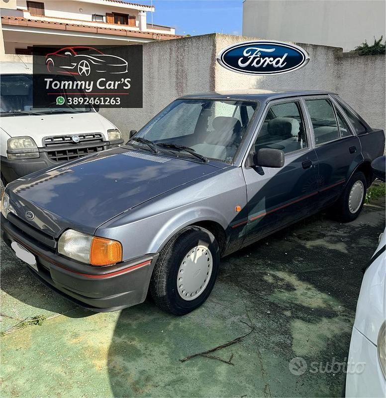 Usata Ford Escort 60 CV (44 kW) 1987 Grigio Berlina