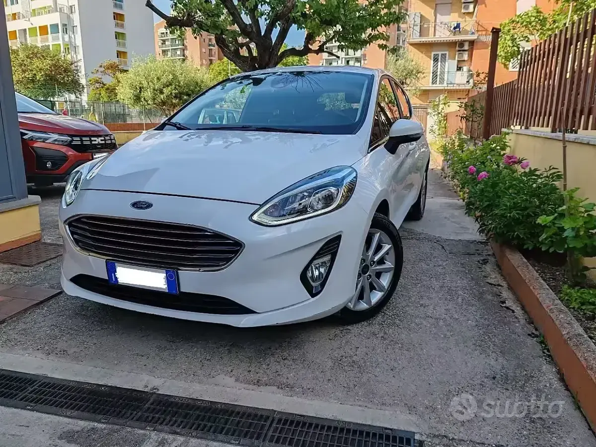 Usata Ford Fiesta 75 CV (55 kW) 2019 Bianco Utilitaria