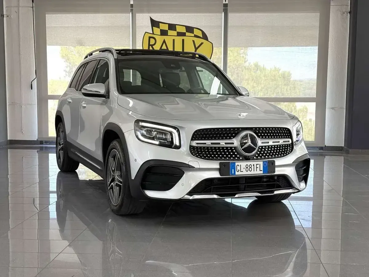 Usata Mercedes GLB200 Premium 150 CV (110 kW) 2023 Grigio SUV