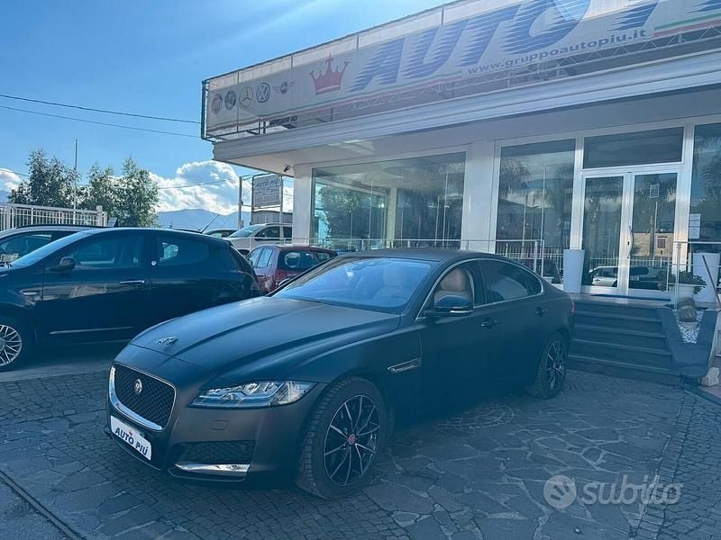 Grigio Usata 2017 Jaguar XF Prestige Tre volumi | 15.890 € (Super prezzo) - Immagine 1/4