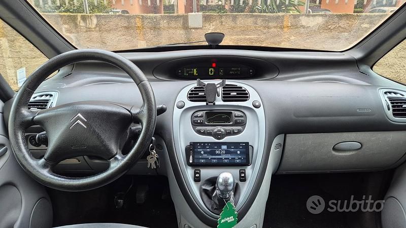 Usata Citroën Xsara Picasso 110 CV (80 kW) 2005 Grigio Monovolume