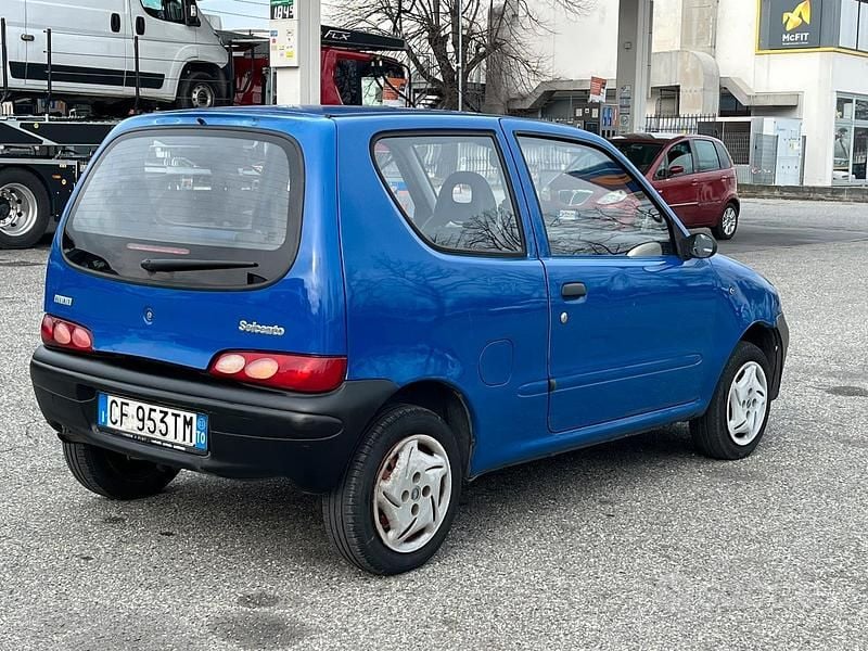 Usata Fiat 600 54 CV (39 kW) 2002 Blu Berlina