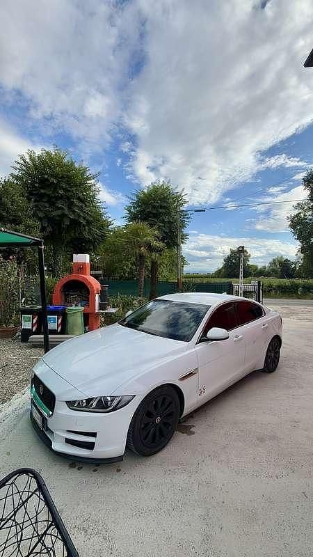 Usata Jaguar XE Pure 179 CV (131 kW) 2016 Berlina