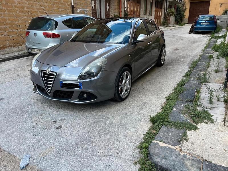 Usata Alfa Romeo Giulietta 170 CV (125 kW) 2011 Grigio Utilitaria