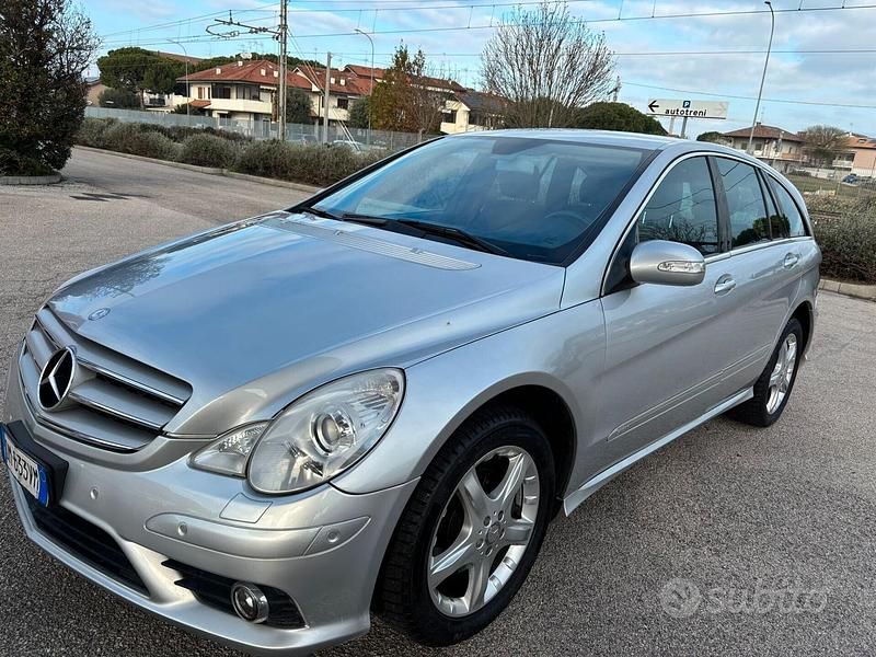 Usata Mercedes R320 Premium 224 CV (164 kW) 2008 Grigio Monovolume
