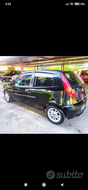 Usata Fiat Punto 80 CV (58 kW) 2000 Nero Utilitaria