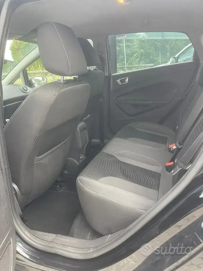 Usata Ford Fiesta Titanium 97 CV (71 kW) 2014 Nero Utilitaria