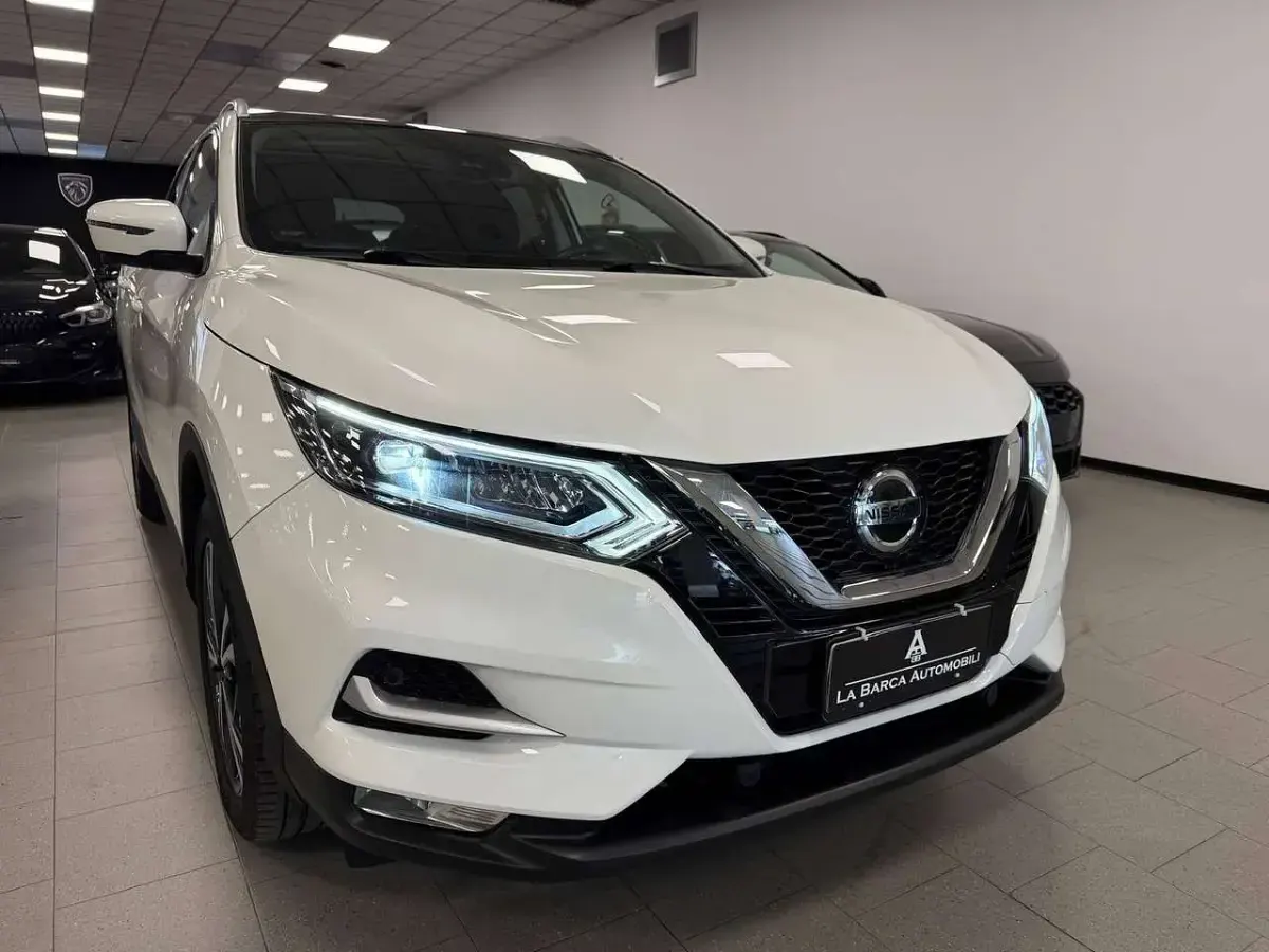 Usata Nissan Qashqai N-Connecta 116 CV (85 kW) 2020 Bianco SUV
