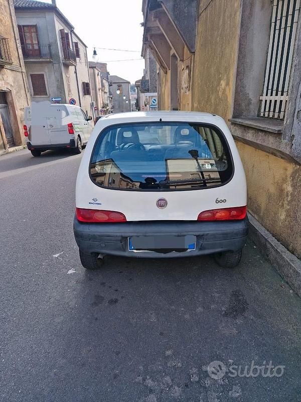 Usata Fiat 600 54 CV (39 kW) 2010 Bianco Utilitaria