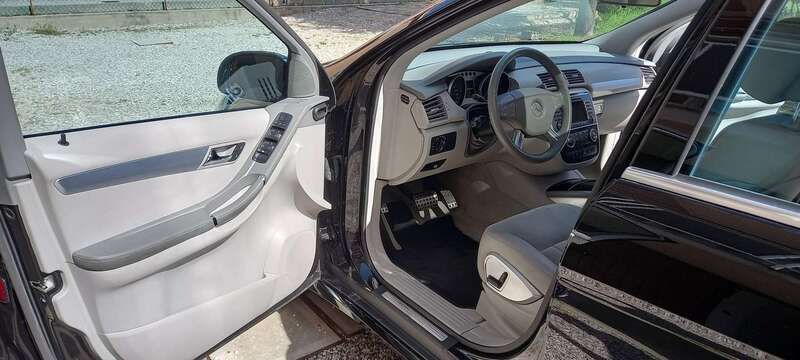 Usata Mercedes R320 224 CV (164 kW) 2008 Nero Monovolume