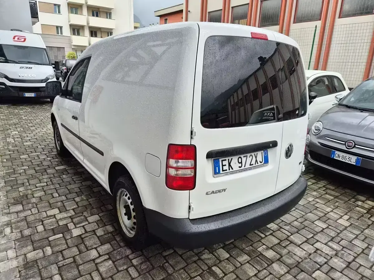 Usata VW Caddy 102 CV (75 kW) 2012 Bianco Monovolume