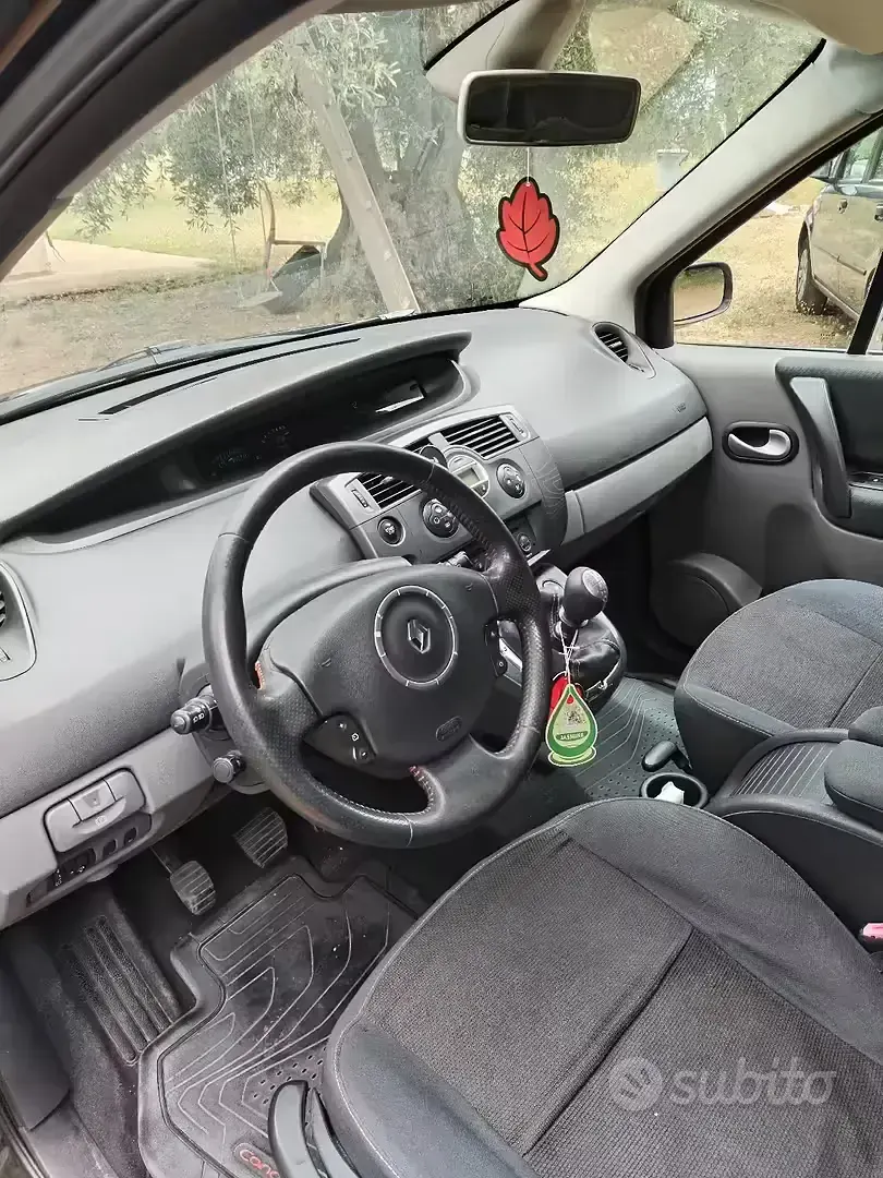 Usata Renault Scenic E-Tech 106 CV (77 kW) 2009 Monovolume