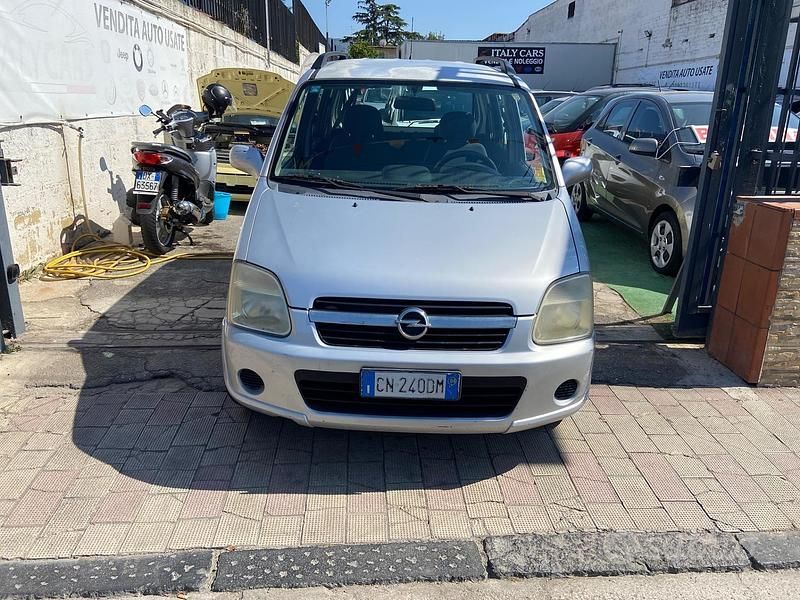 Usata Opel Agila Edition 75 CV (55 kW) 2004 Grigio Monovolume