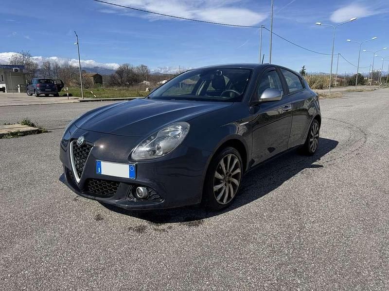 Usata Alfa Romeo Giulietta Super 120 CV (88 kW) 2018 Blu/azzurro Utilitaria