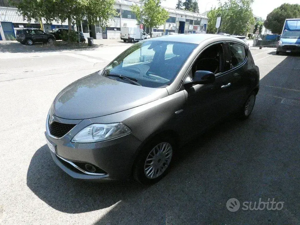 Usata Lancia Ypsilon S 95 CV (69 kW) 2016 Grigio Utilitaria