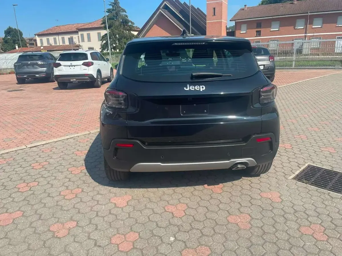 Usata Jeep Avenger Altitude 101 CV (74 kW) 2025 Nero SUV